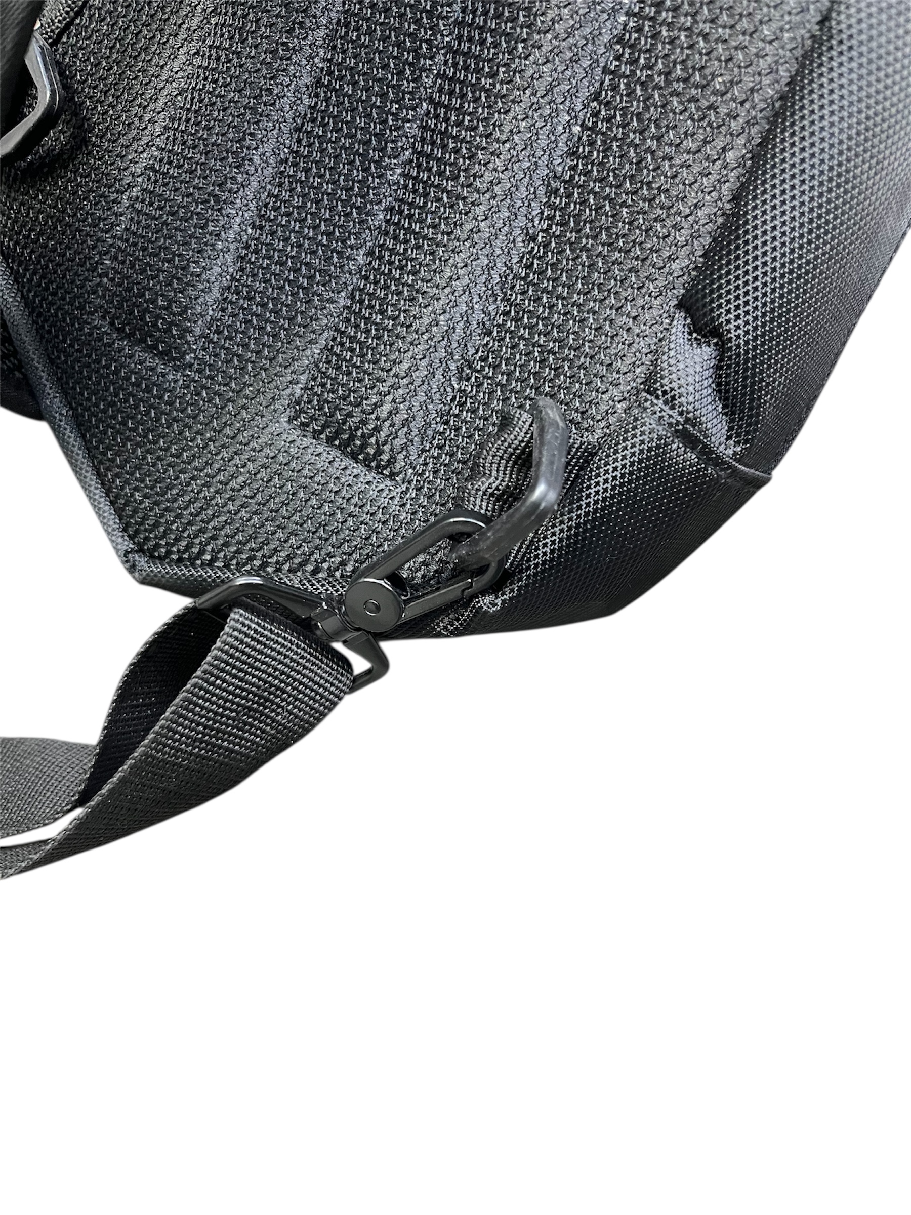 کیف کراس بادی هاردباکس کنفی