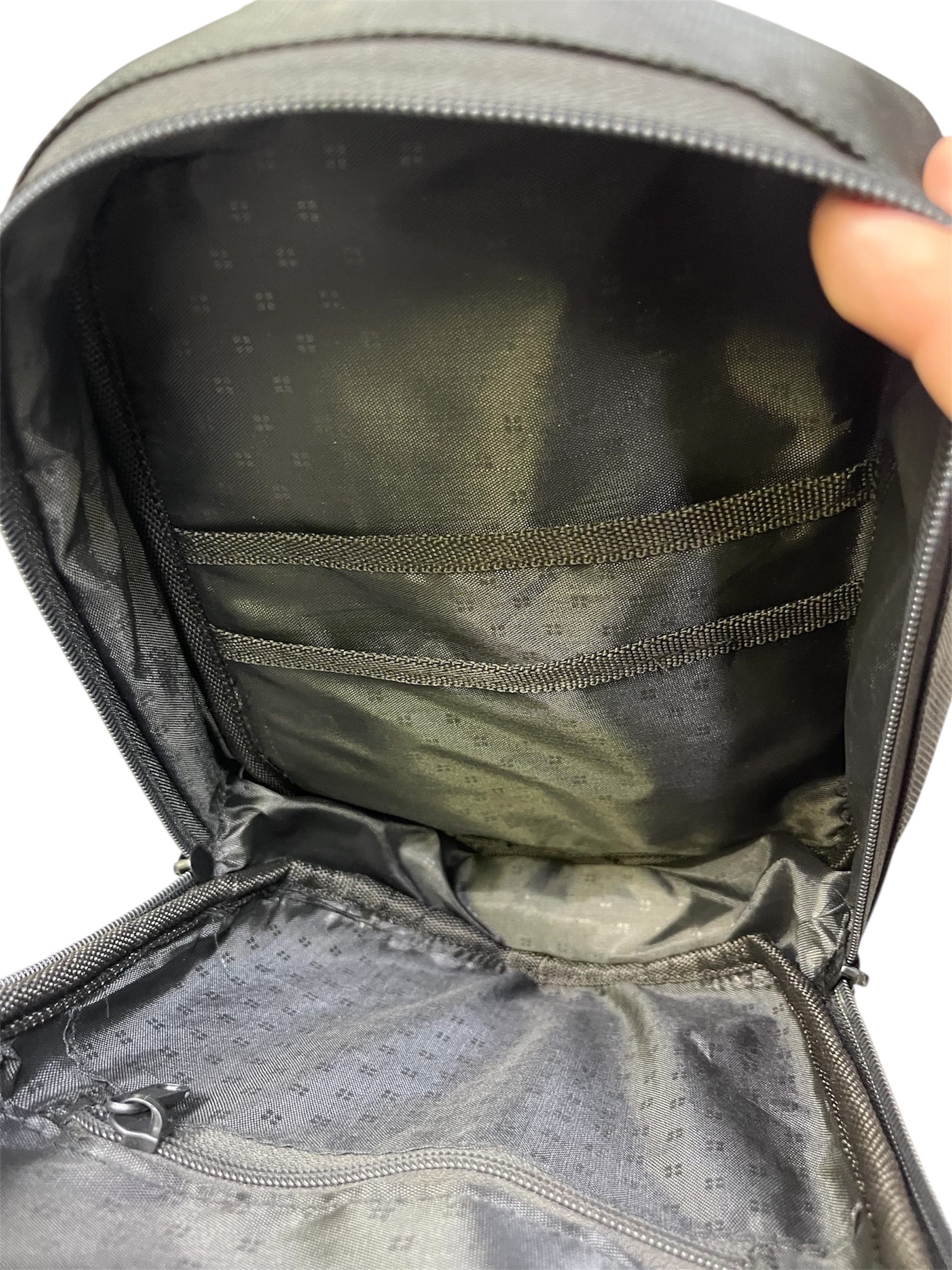 کیف کراس بادی هاردباکس کنفی